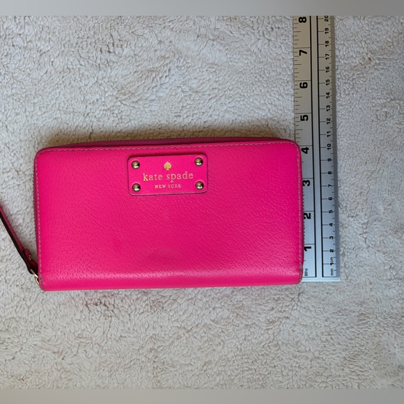 Kate Spade Wellesley Neda Fuchsia Leather Zip Around Wallet - Picture 10 of 11